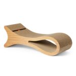 Amazon Basics Котешка драскалка с легло и играчка, 87,1×30×30 см, дървесен цвят - Бежов, 87,1 x 30 x 30 см