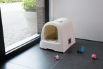 Curver petlife тоалетна за котки с капак, бяла, 51,5 x 38,5 x 40 см - Image 2